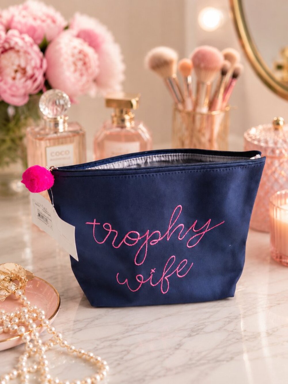 Trophy Wife Oversized Makeup Bag Blue Pink Cosmetic Travel Toiletry Pouch NWT - Picture 2 of 4